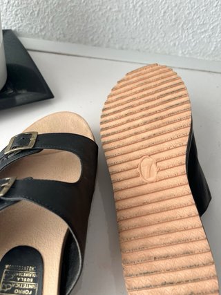 Sandalias Sanita negras y beige