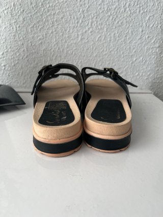 Sandalias Sanita negras y beige