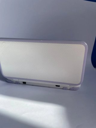 Nintendo 2DS XL Blanca y Morada