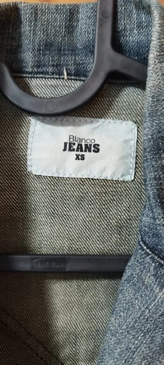 Blazer vaquero con tachuelas