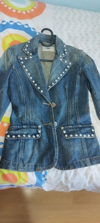 Blazer vaquero con tachuelas