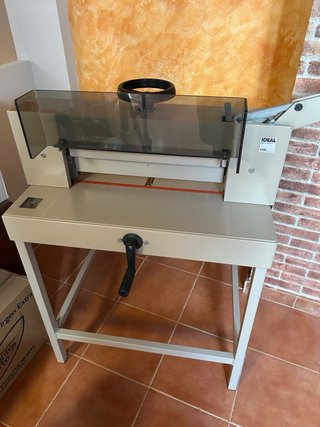 Guillotina manual IDEAL 4700