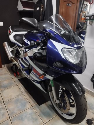 Suzuki GSXR 600 k3 año 2003.