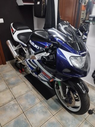 Suzuki GSXR 600 k3 año 2003.