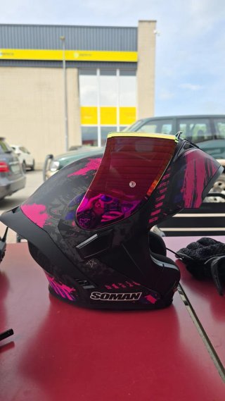Casco de moto Soman negro y rosa