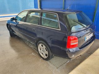 Audi A4 2.4 V6 quattro avant