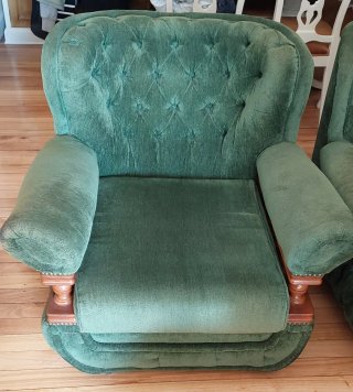 Sofá y 2 butacas de terciopelo verde