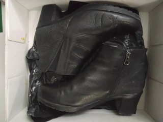Botines de mujer negros, piel