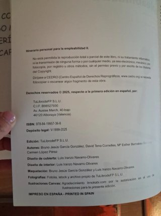 4 libros 2 curso grado medio FP Peluquería