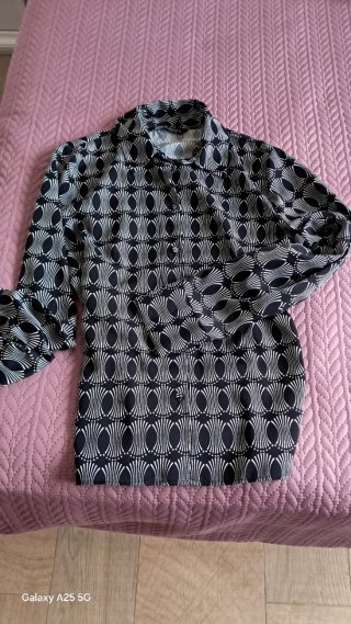 Camisa Zara Estampado Vintage, botones forrados