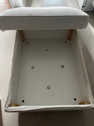 Mesita auxiliar con almacenaje