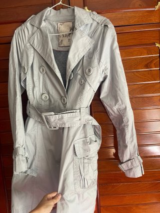 Gabardina Adye gris talla M