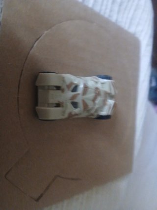 Hot Wheels Carro de Combate Camuflado
