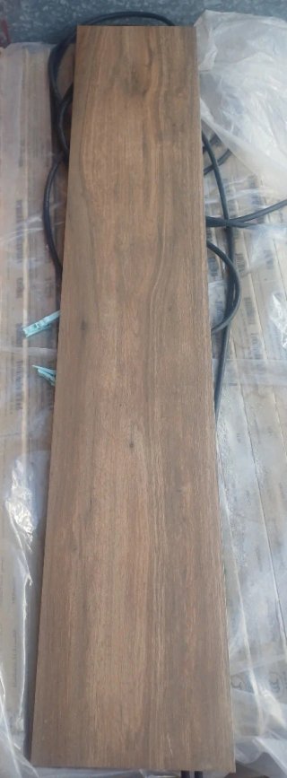 Plaqueta imitacion madera. No hago envios