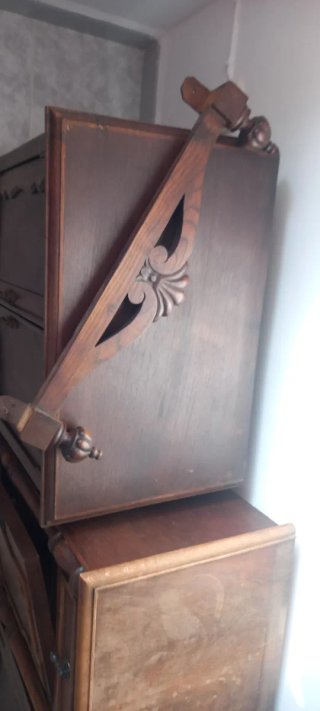 2 Mesitas de noche antiguas de madera