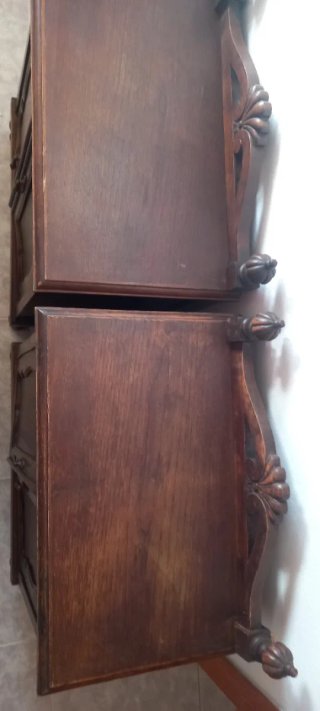 2 Mesitas de noche antiguas de madera