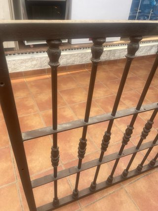 Reja de ventana de hierro forjado  128 X 102