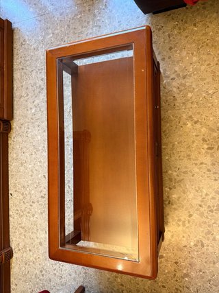 Mesa de centro de madera y cristal
