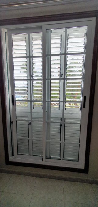 LOTE de Ventanales aluminio con persianas