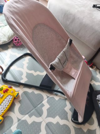 Hamaca Babybjorn Balance Soft Rosa.