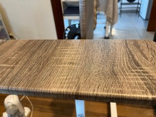 Mesa auxiliar madera estilo rústico.