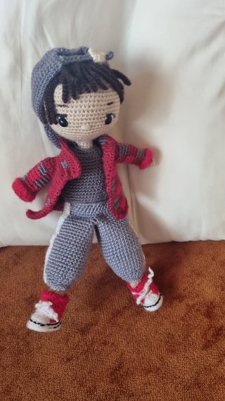 Muñeco Crochet Niño con Gorra