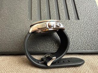 Reloj Mercedes-Benz SLS.