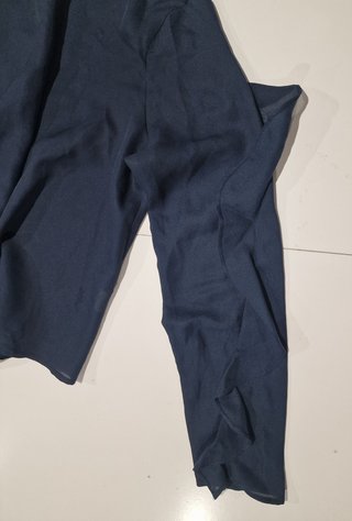 Blusa azul marino S volantes mangas