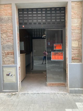 Alquiler local Sant Celoni calle major  119 ,45 m2