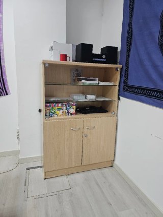 Escritorio 80cm y Armario Vitrina