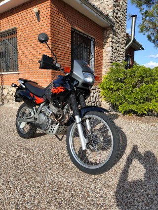 1997 Honda Dominator 650 NX. Estado muy bueno.