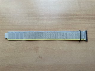 Apple Watch ULTRA 49mm Yellow/Beige Trail Loop M/L