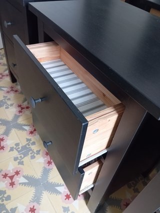 Cómoda HEMNES 8 cajones negro-marrón