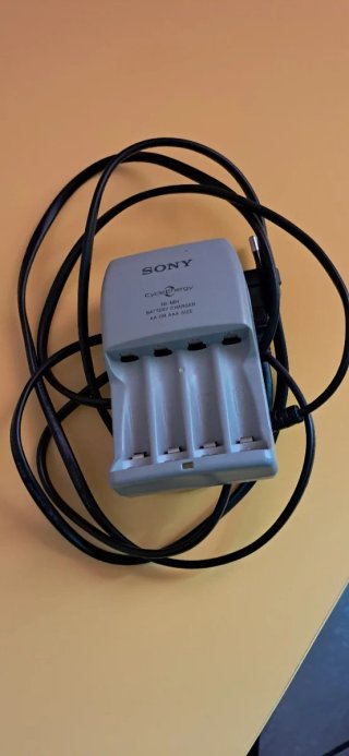 Caricabatterie Sony Ni-MH AA AAA