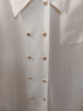 Blusa beige y blanca talla 44