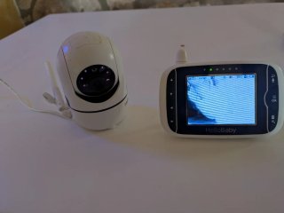 Vigilabebés HelloBaby HB65 + cable USB