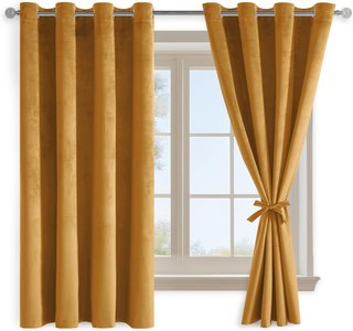 Cortinas de terciopelo mostaza