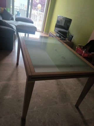 Mesa de salón madera y cristal