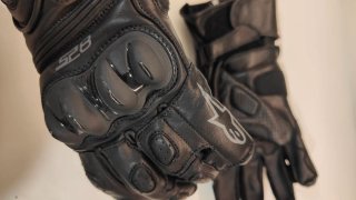 Guantes nuevos. Moto.