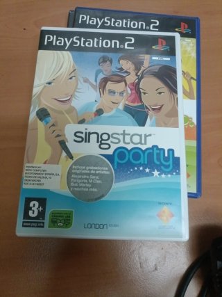 Micrófonos y juegos Sing Star PS2