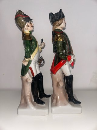 Pareja Soldados Porcelana EIHO 20cm