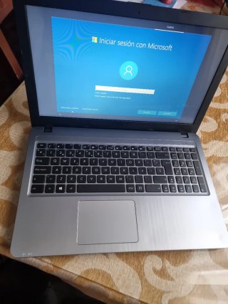 Portátil ASUS D540S Negro