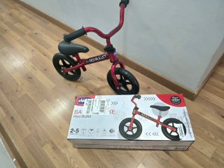 Bicicleta de equilibrio roja Chicco