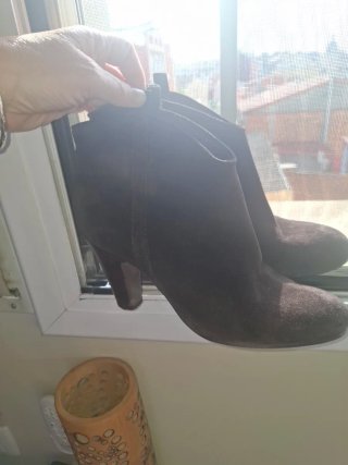 Botines de ante marrones