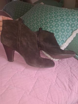 Botines de ante marrones