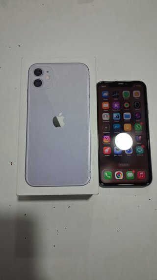 iPhone 11 LILA