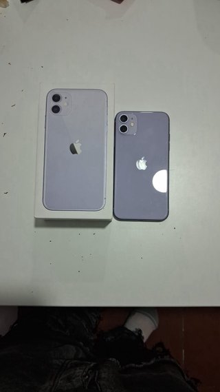 iPhone 11 LILA