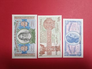 3 B. Antiguos de pesetas (1X0.5, 1x1, 1x2 Ptas)