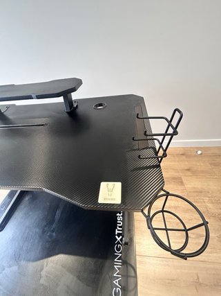 Mesa Gaming stinger con alfombra de regalo