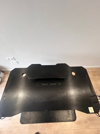 Mesa Gaming stinger con alfombra de regalo